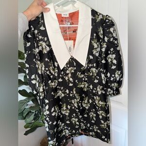 AUREUM Black and White Floral Blouse